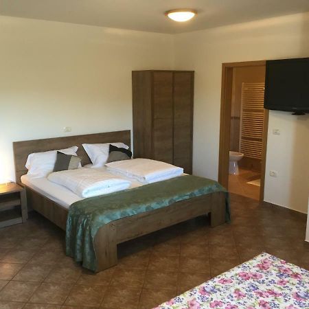 Apartma Valmarin Apartment Spodnje Skofije Екстериор снимка