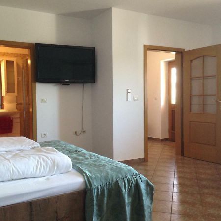 Apartma Valmarin Apartment Spodnje Skofije Екстериор снимка