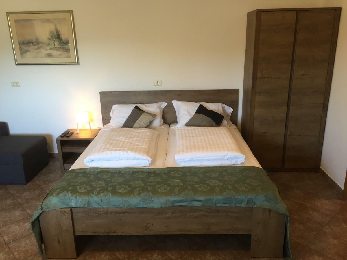 Apartma Valmarin Apartment Spodnje Skofije Екстериор снимка